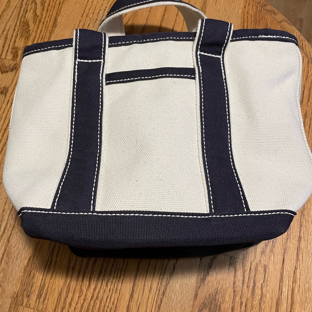 Lands End Stylish Canvas Tote Insulated Lunch Bag with Navy Accents - Picture 2 of 12